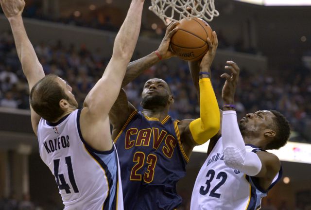 Συντριβή των Γκρίζλις από τους Καβαλίερς